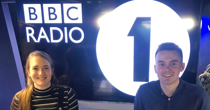 Student Radio Awards winners Hannah Sackville-Bryant &amp; Joel Mitchell to cover Scott Mills on BBC Radio 1's The Official Chart - www.officialcharts.com - Britain