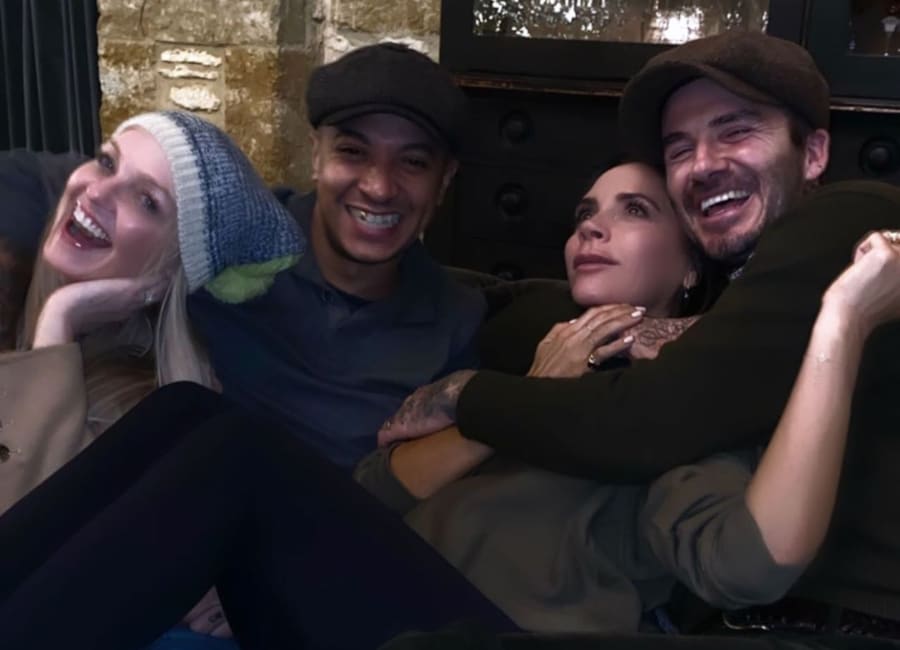 Spice Girls reunion! Victoria Beckham and Emma Bunton cosy up with husbands - evoke.ie