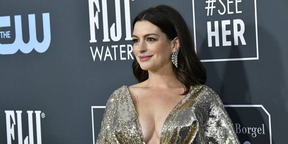 Anne Hathaway Stuns in a Sparkly Dress at the 2020 Critics' Choice Awards - www.elle.com
