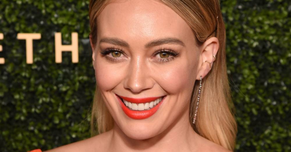 Hilary Duff's Video Of Her Upset Son Takes Aim At The Paparazzi - www.bustle.com
