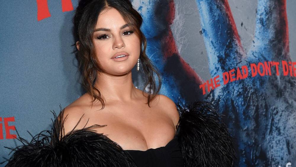 Selena Gomez showcases new 'Rare' neck tattoo: 'Did it again' - www.foxnews.com
