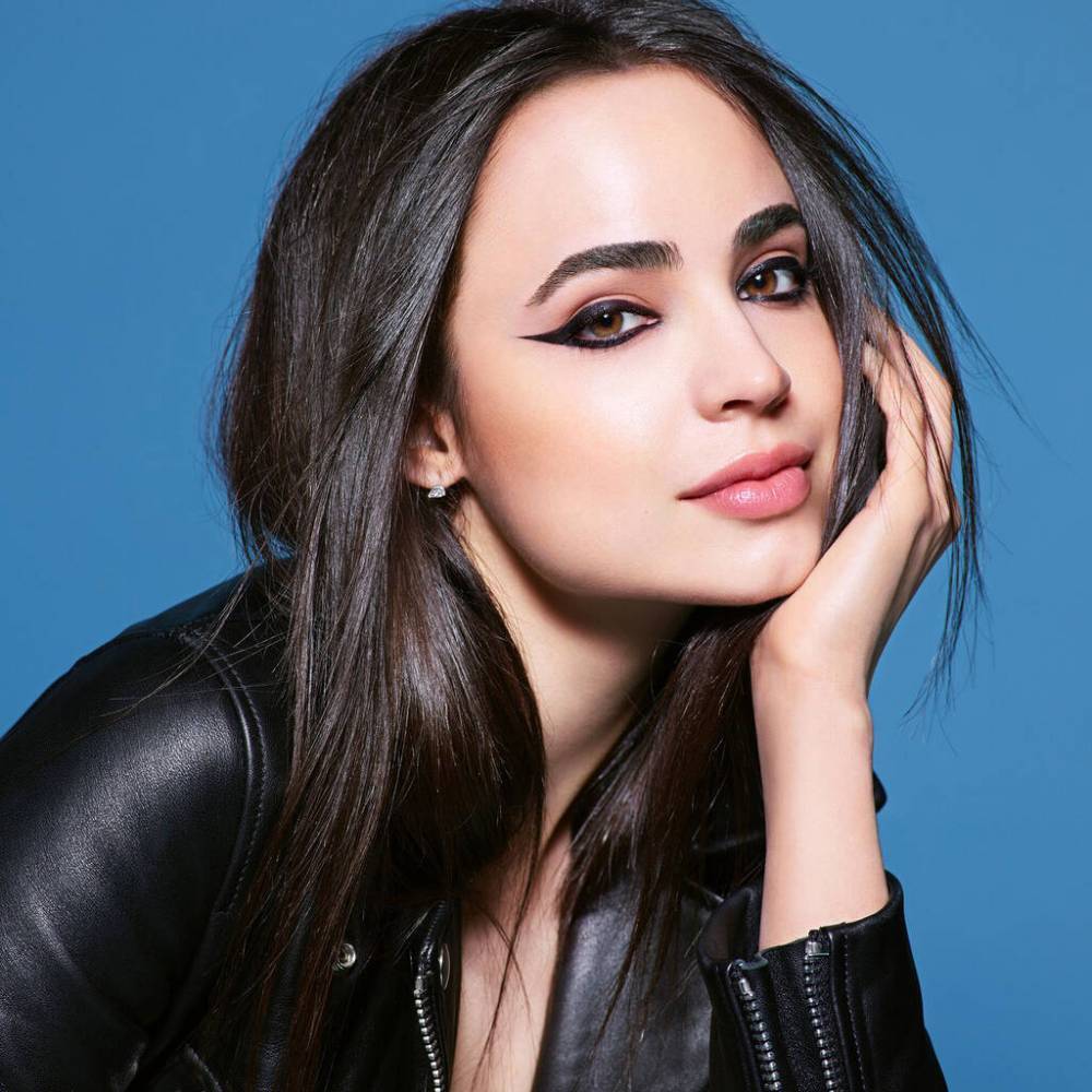 Sofia Carson tapped as face of Revlon - www.peoplemagazine.co.za - county Carson