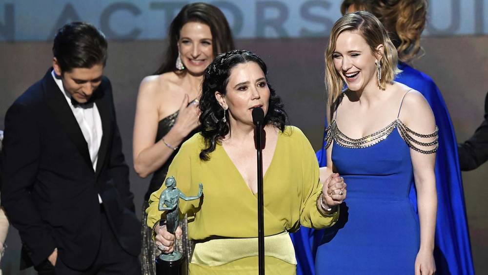 SAG Awards: 'Marvelous Mrs. Maisel' Wins Best Comedy Ensemble, Jokes "This Is a Mistake But Thank You" - www.hollywoodreporter.com
