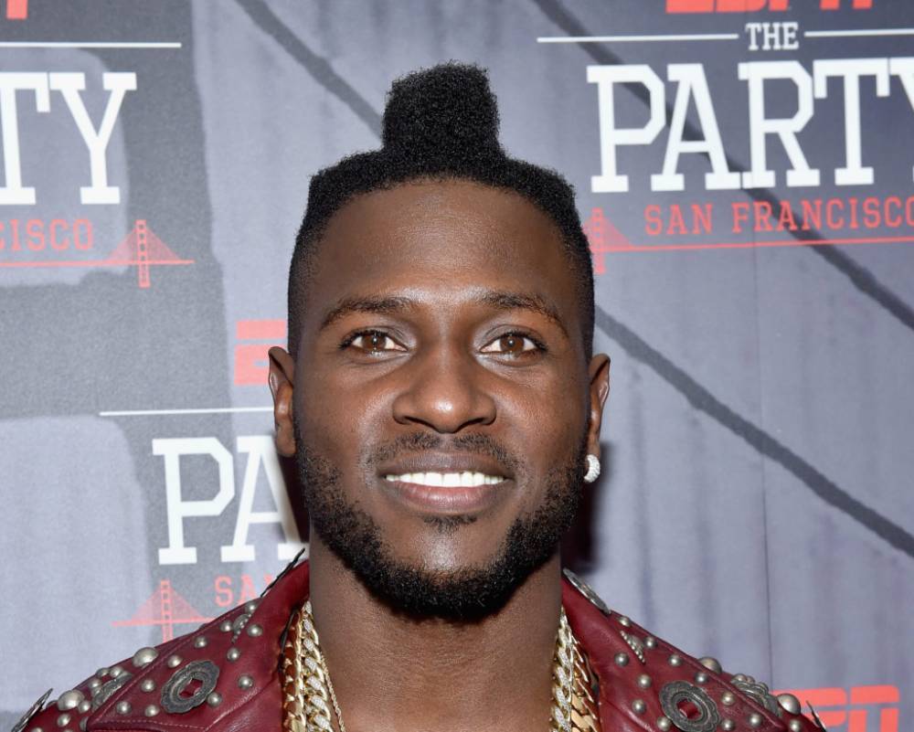 Police Officers Swarm Antonio Brown’s Home After He’s Accused Of Felony Battery &amp; Burglary—Arrest Warrant Reportedly Forthcoming - theshaderoom.com