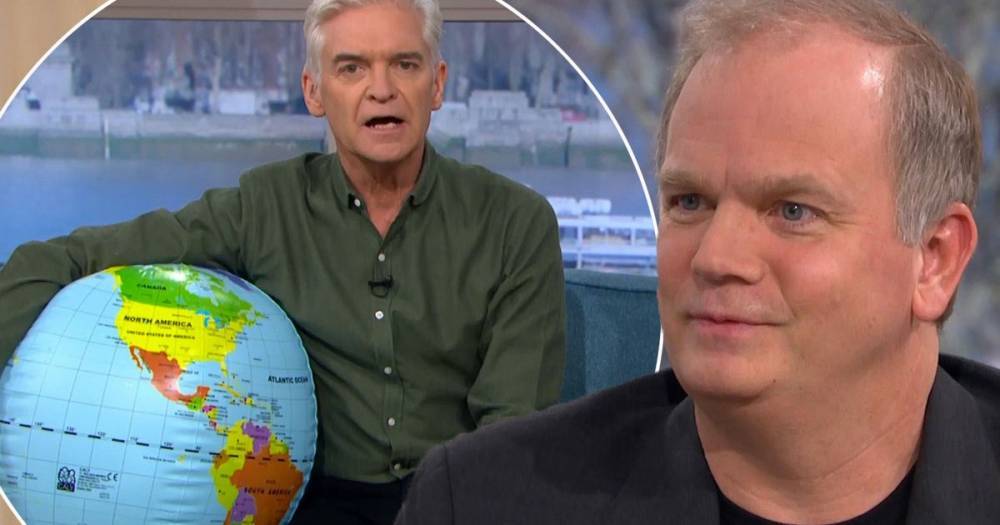 This Morning's Phillip Schofield calls out flat earther Mark Sargent during heated debate - www.manchestereveningnews.co.uk