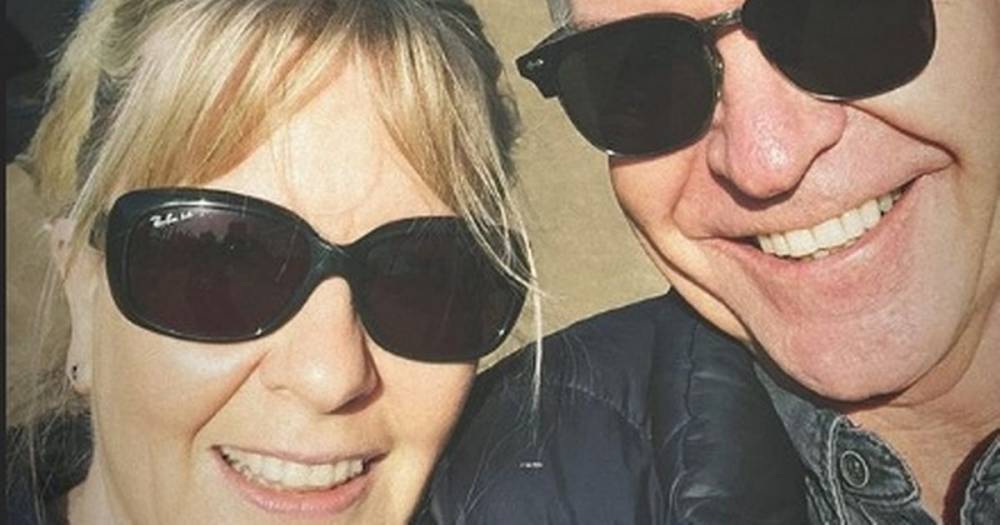 Phillip Schofield enjoys a a trip to Paris with his wife and daughters - www.manchestereveningnews.co.uk - Paris