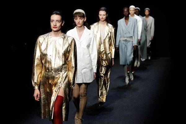 Coronavirus fears close doors at Armani, but other Milan fashion shows go on - www.breakingnews.ie - Italy