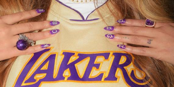 Beyoncé and Jennifer Lopez Paid Tribute to Kobe and Gigi Bryant With Nail Art - www.marieclaire.com - Los Angeles