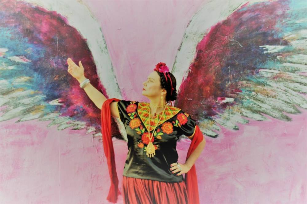 ‘Frida Stroke of Passion’ explores Frida Kahlo’s bisexual affairs - qvoicenews.com