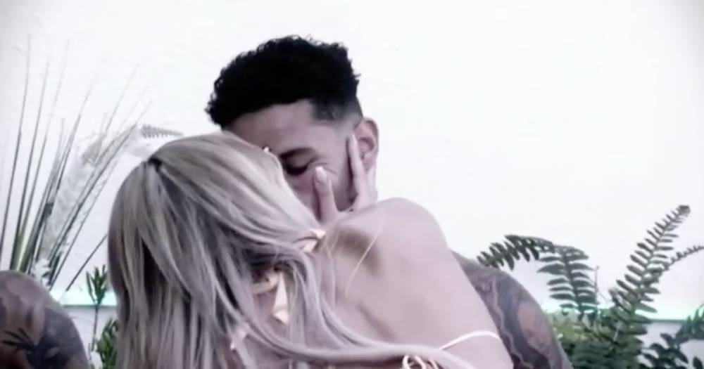 Love Island's Callum Jones kisses new girl Molly Smith as he questions feelings for Shaughna Phillips - www.ok.co.uk - Manchester