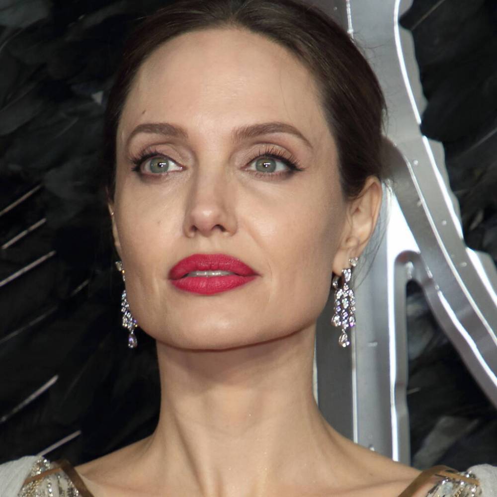 Angelina Jolie praises girl power as daughters recover from surgeries - www.peoplemagazine.co.za