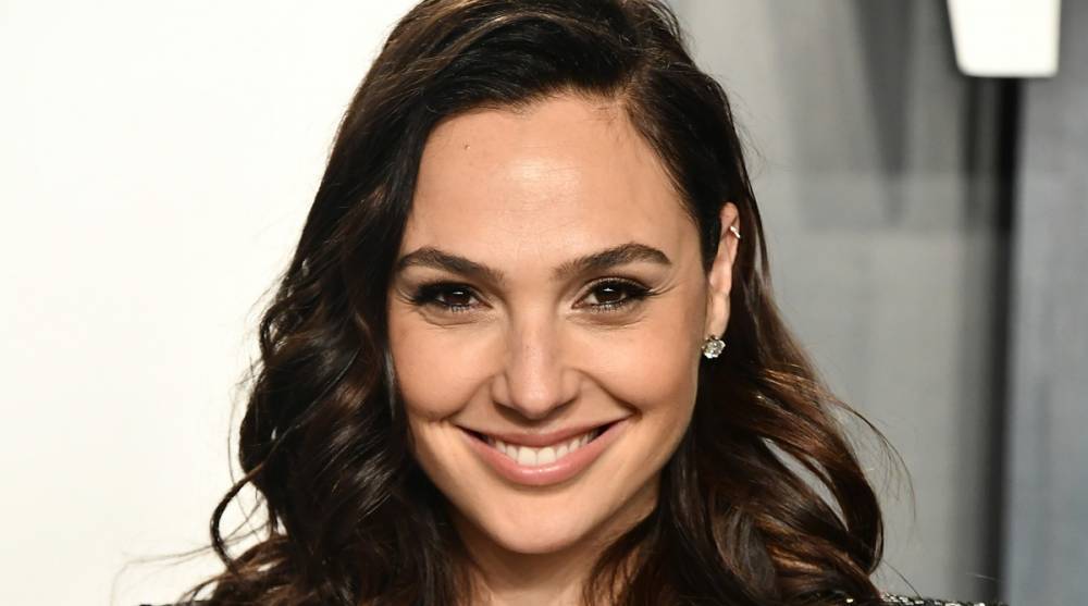 Here's Why Gal Gadot Is Flying Private Right Now, Despite Vowing Not To - www.justjared.com - USA