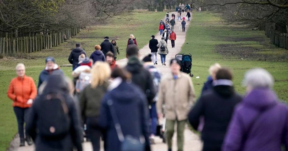 Parks and tourist spots across Greater Manchester - and the north - close as visitors flout coronavirus social distancing advice - www.manchestereveningnews.co.uk - Manchester