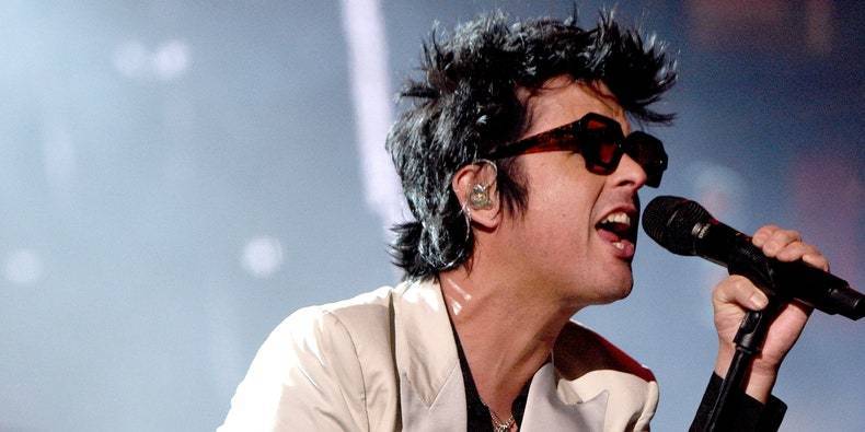 Green Day’s Billie Joe Armstrong Covers “I Think We’re Alone Now”: Listen - pitchfork.com