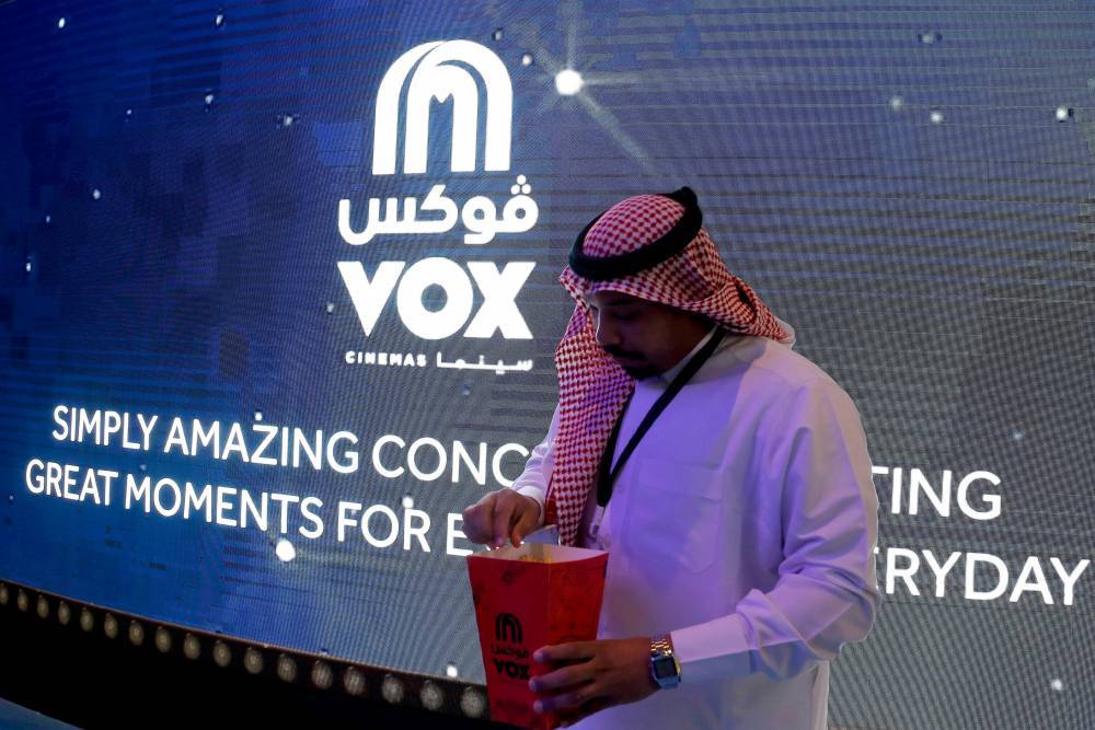 Coronavirus: UAE Cinema Staff Being Retrained To Help In Supermarkets - deadline.com - Uae