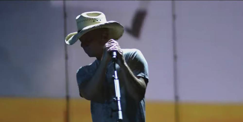 Kenny Chesney Feels The Rush On Stage In ‘Here And Now’ Music Video - etcanada.com