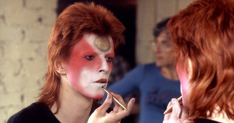 David Bowie’s Official Top 40 Biggest Selling Downloads revealed! - www.officialcharts.com - Britain - county Jones