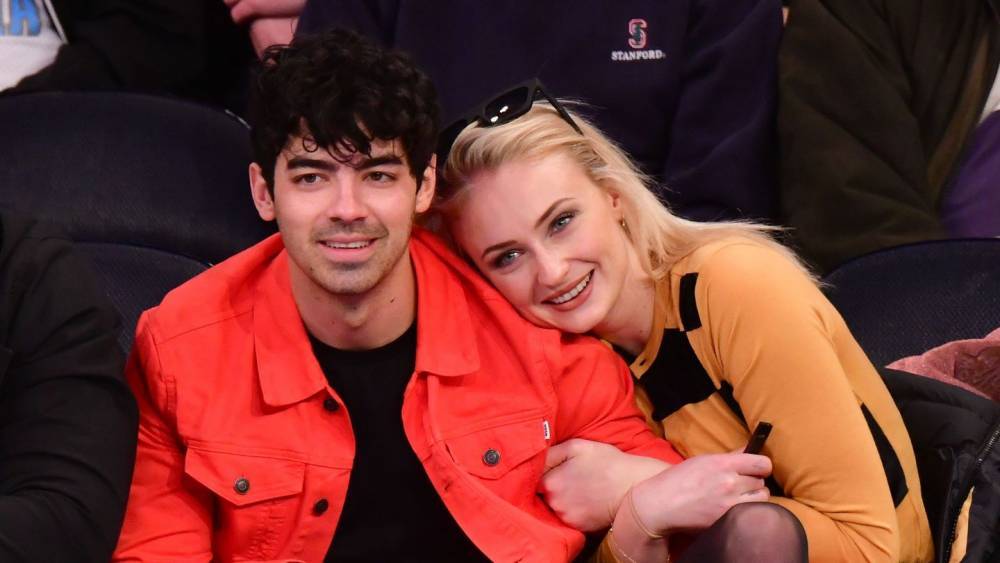 Joe Jonas And Sophie Turner Reveal Who Fell In Love First In TikTok 'Couples Challenge' - www.mtv.com - county Love