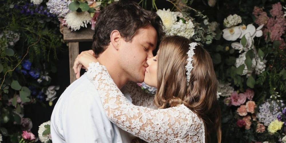 These Pictures of the Moment Bindi Irwin and Chandler Powell Exchanged Their Wedding Vows Will Make You Sob - www.cosmopolitan.com