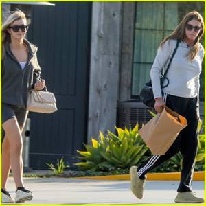 Caitlyn Jenner & Sophia Hutchins Grab Dinner to Go Amid Pandemic in Malibu - www.justjared.com - Malibu