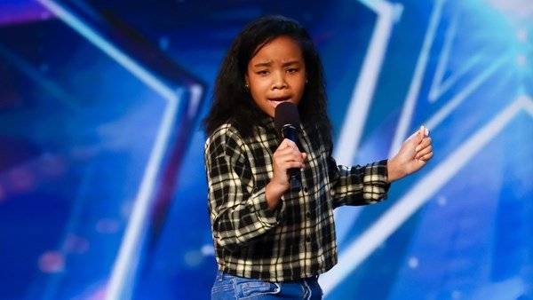 Simon Cowell uses BGT golden buzzer for 12-year-old singer - www.breakingnews.ie - Britain