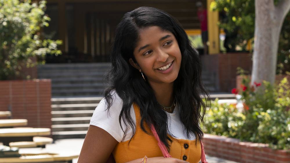 'Never Have I Ever': Mindy Kaling Introduces Us to Maitreyi Ramakrishnan, Netflix's Newest Star (Exclusive) - www.etonline.com - USA - California - county Valley - India