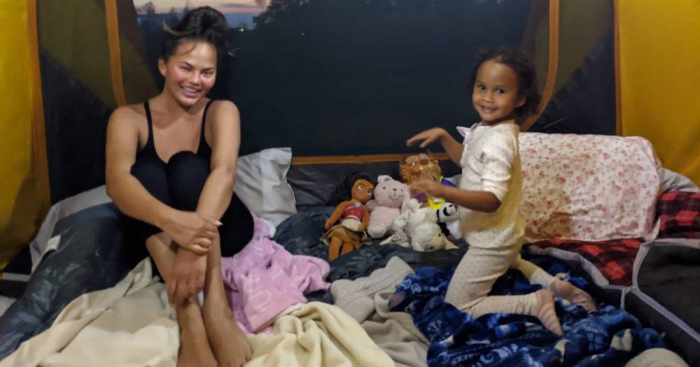 Chrissy Teigen Takes Daughter Luna Backyard Camping During Quarantine: Photos! - www.usmagazine.com - Thailand