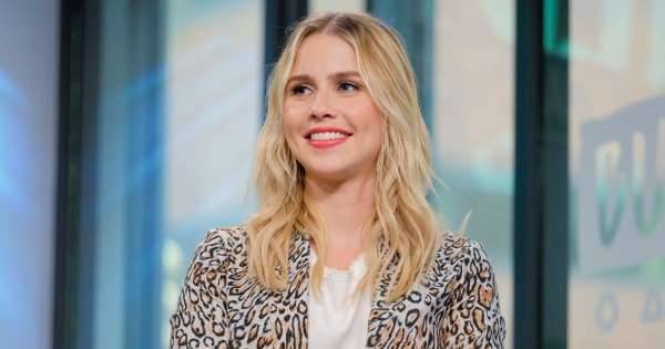 Vampire Diaries star Claire Holt expecting a second child - www.msn.com