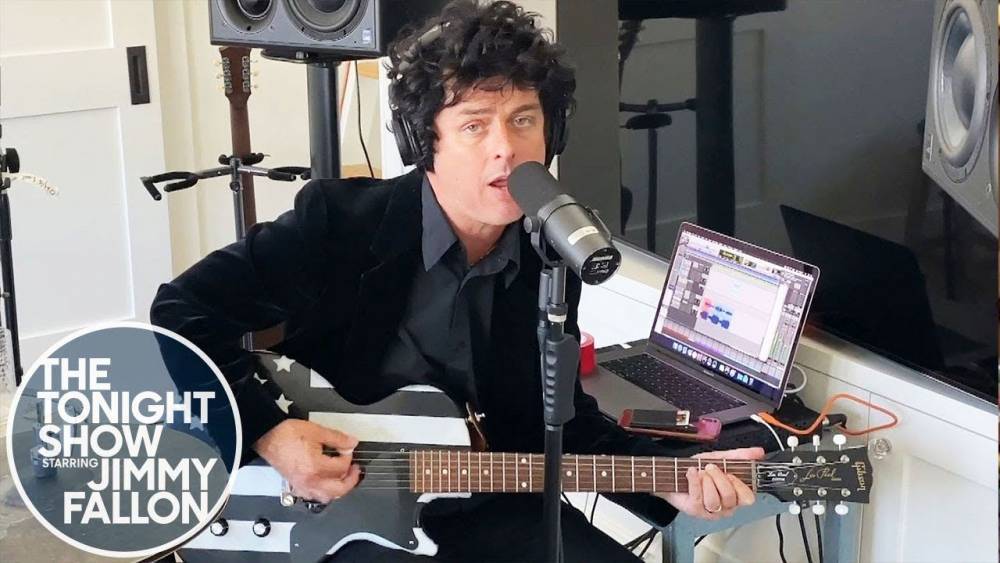 Billie Joe Armstrong Performs Cover Of Self-Isolation Anthem ‘I Think We’re Alone Now’ - etcanada.com