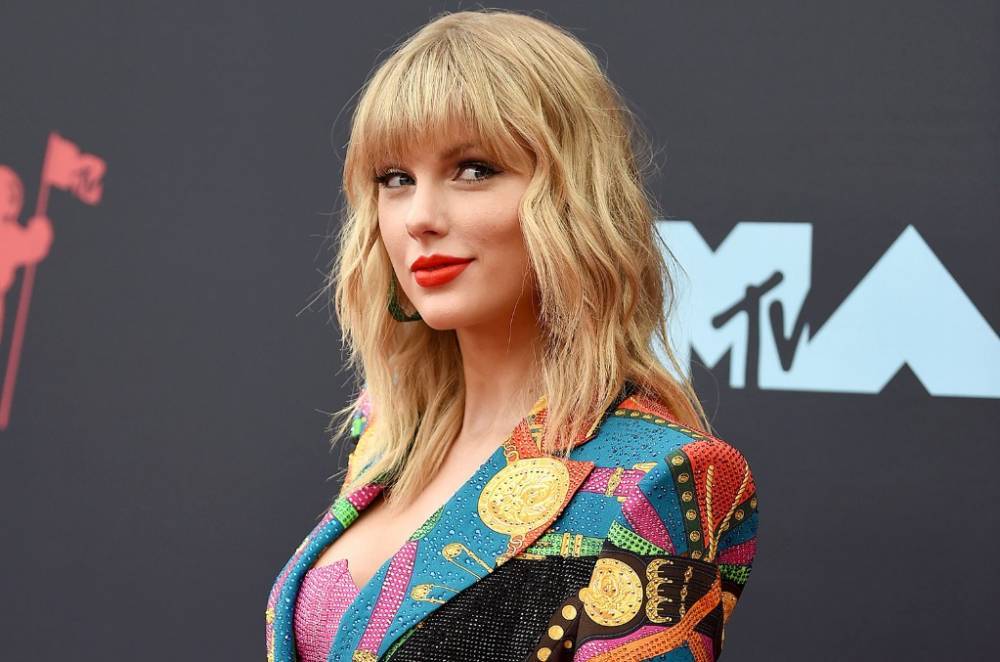 Super Baker Taylor Swift Just Made the Most Delicious-Looking Cinnamon Rolls - www.billboard.com