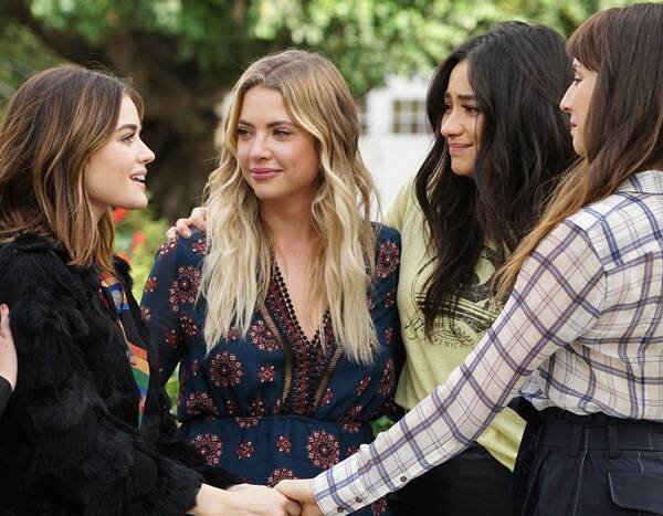 Pretty Little Liars Cast Reunited and Shared Secrets From the Set - www.eonline.com