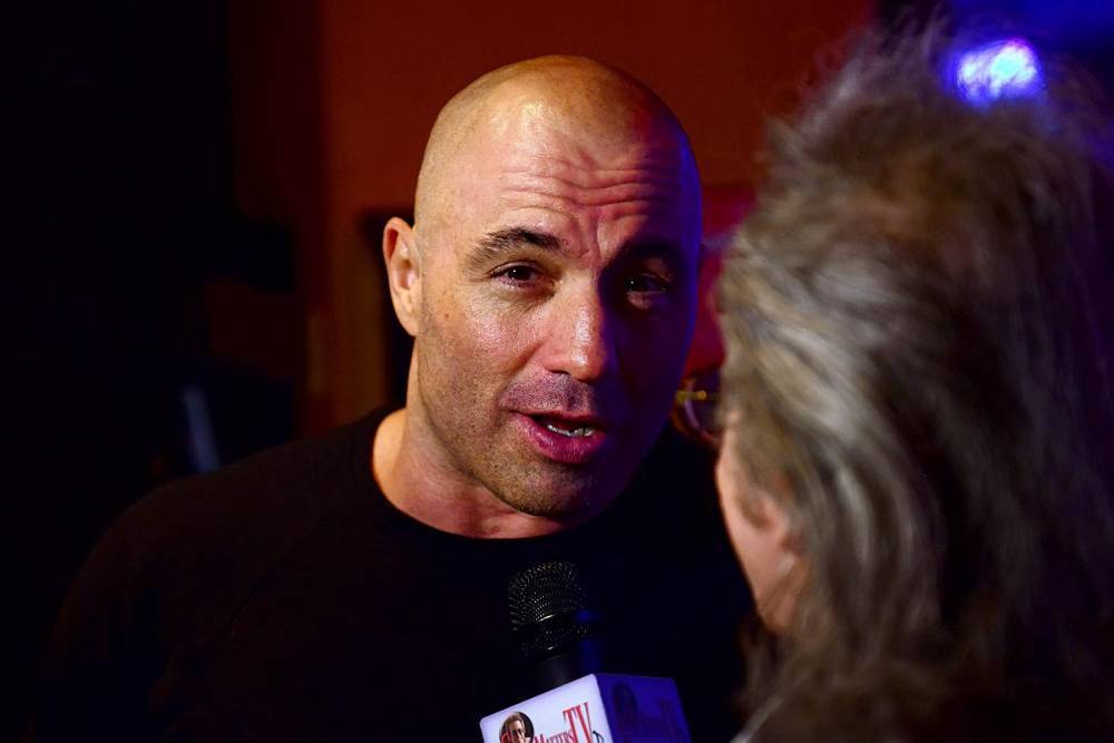 Joe Rogan signs $100 million podcast deal with Spotify - www.hollywood.com