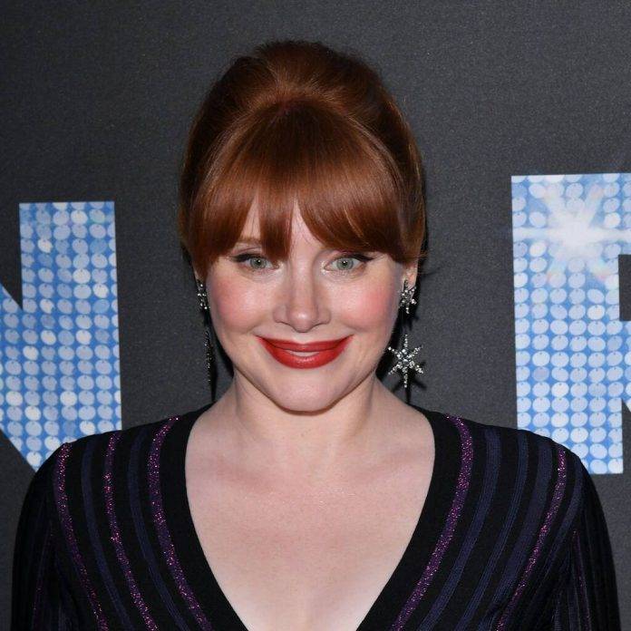Bryce Dallas Howard graduates from university 21 years after enrolling - www.peoplemagazine.co.za - New York - county Howard - county Dallas