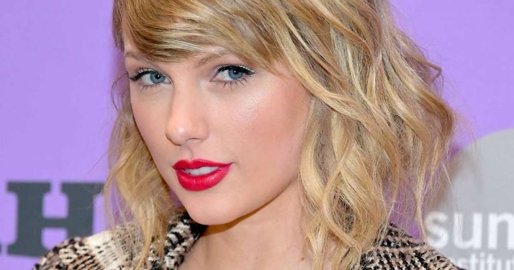 Taylor Swift Fans Think She Outfoxed Scooter Braun with Mysterious 'Look What You Made Me Do' Cover - www.msn.com
