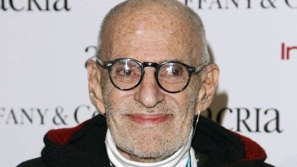 Elton John leads tributes to playwright and Aids activist Larry Kramer - www.breakingnews.ie - New York