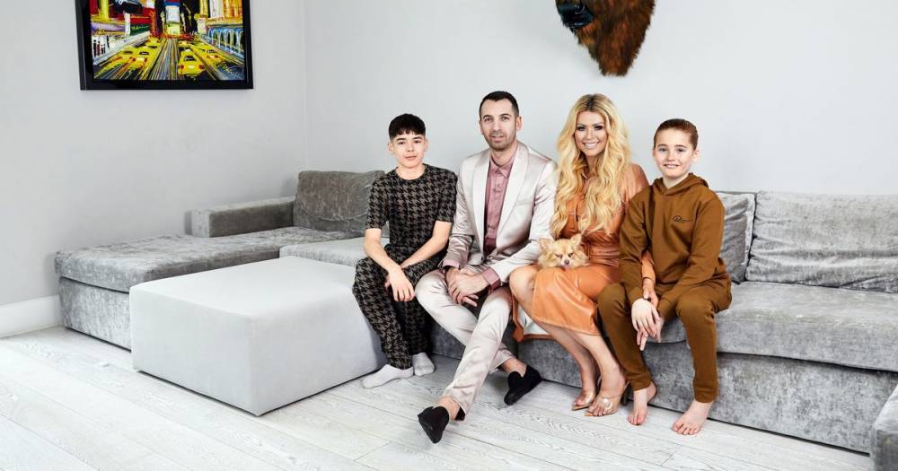 Inside Nicola McLean's house with stylish kitchen, cinema room, stunning spiral staircase and pool table - www.ok.co.uk - county New London