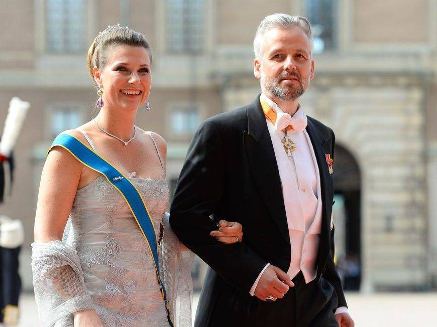 Prince Carl Philip joins Swedish Army - canoe.com - Sweden