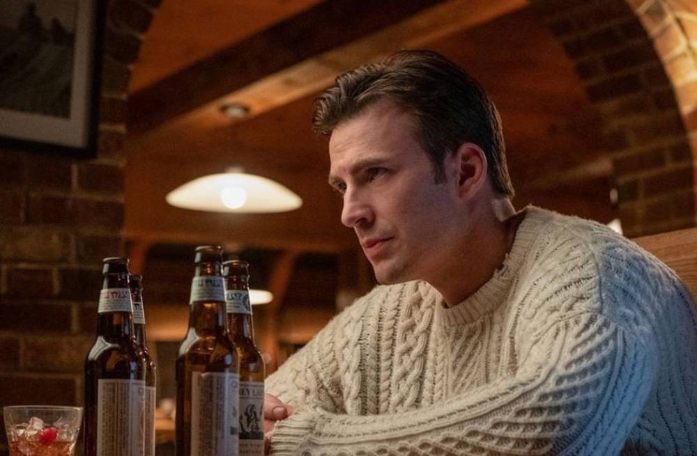 Chris Evans Bought His Dog Dodger A Cable Knit Sweater To Match The One He Wore In ‘Knives Out’ - etcanada.com