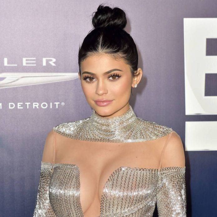 Kylie Jenner denies faking billionaire status - www.peoplemagazine.co.za