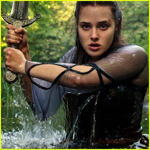 Netflix's 'Cursed' Gets First Look Photos, See Katherine Langford in Action! - www.justjared.com - New York - county Arthur