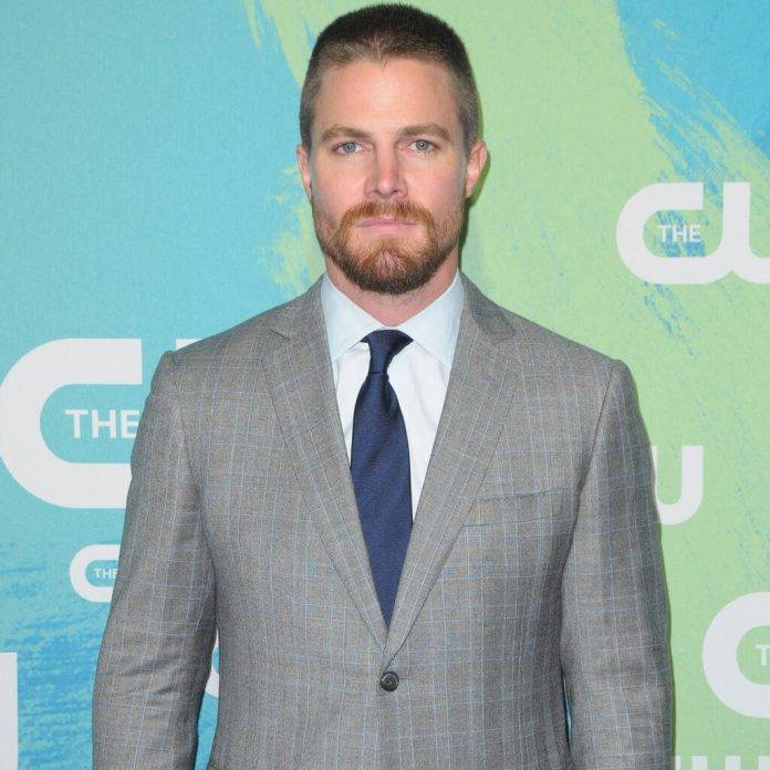 Stephen Amell supports Grant Gustin’s response to Hartley Sawyer’s racist tweets - www.peoplemagazine.co.za