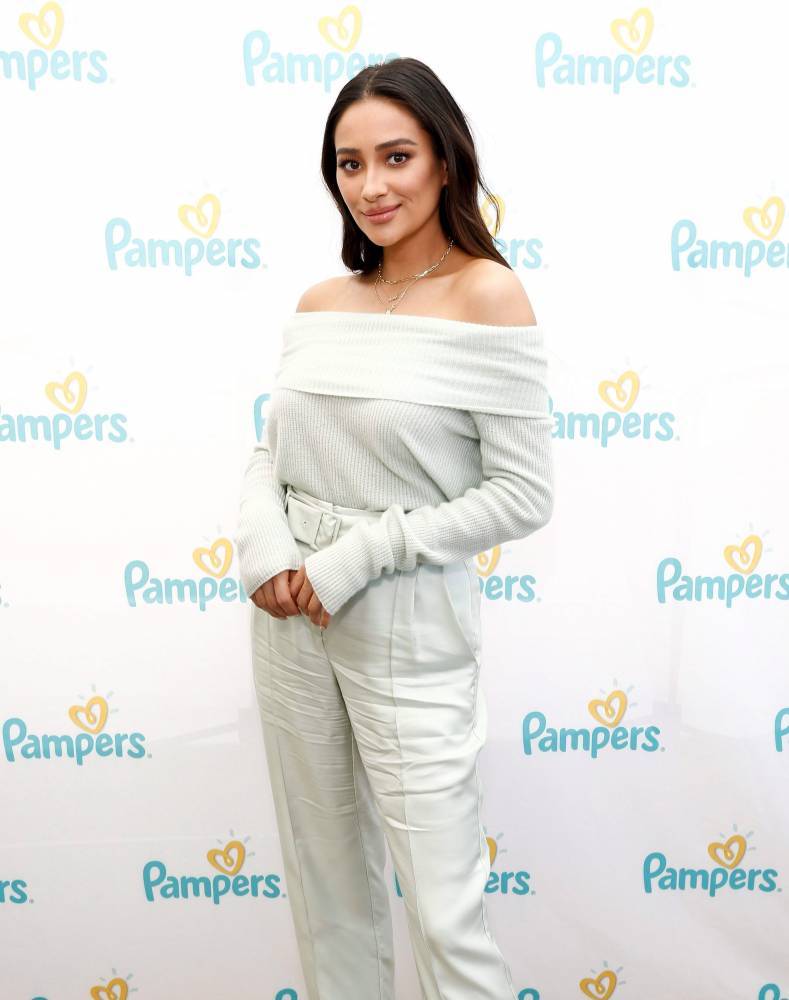 Shay Mitchell Remains ‘Hopeful’ About New Generation While Raising Daughter Amid George Floyd Protests - etcanada.com - USA