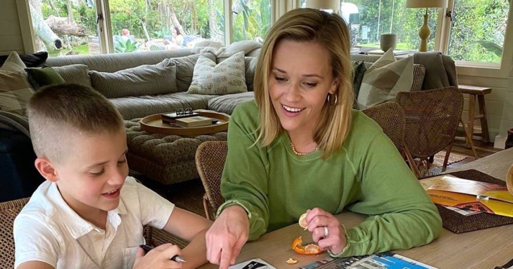 Reese Witherspoon Describes ‘Trying to Explain Racism and Bigotry’ to 7-Year-Old Son Tennessee - www.usmagazine.com - Tennessee - George