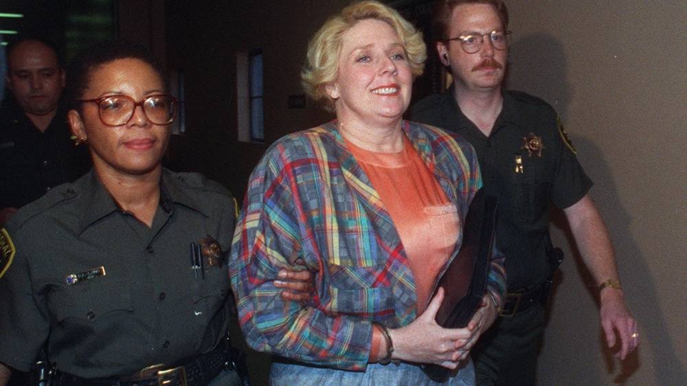 'Dirty John: The Betty Broderick Story': Inside the Cautionary Tale About America's Messiest Divorce - www.etonline.com
