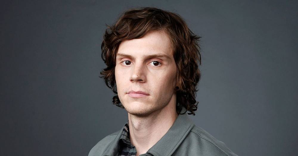 Evan Peters Apologizes for ‘Unknowingly Retweeting’ Video Condemning Looters - www.usmagazine.com