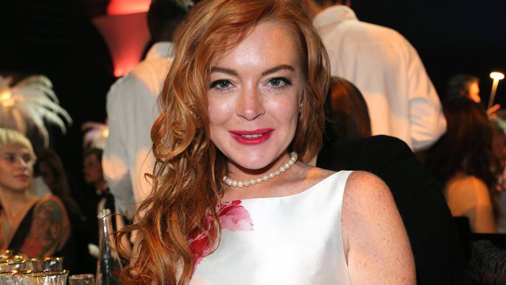 Lindsay Lohan Shows Off Her Fit Body In New Fitness Pic And Fans Are Very Impressed! - celebrityinsider.org