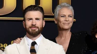 Jamie Lee Curtis Addresses 'Knives Out' Co-Star Chris Evans’ Leaking Nude Photo - www.etonline.com