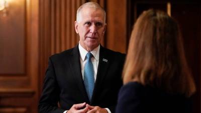 Sen. Tillis gets doctor's approval to end coronavirus quarantine, says he will join Barrett hearing in person - www.foxnews.com