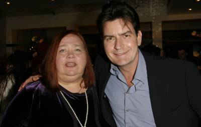 Charlie Sheen leads tributes to ‘Two And A Half Men’ actor Conchata Ferrell who has died - www.nme.com