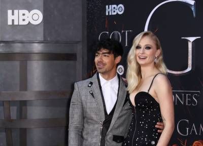 Joe Jonas Gets New Neck Tattoo And Fans Are Convinced It’s Of Sophie Turner - etcanada.com